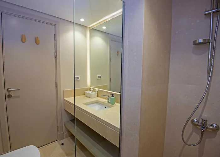 A Stunning Seaview Penthouse; 3bedrooms + Nanny Appartement