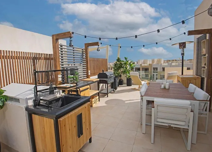 A Stunning Seaview Penthouse; 3bedrooms + Nanny