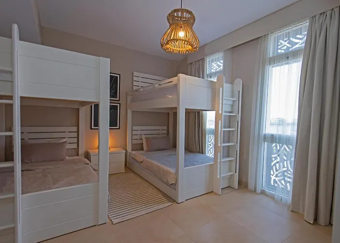 A Stunning Seaview Penthouse; 3bedrooms + Nanny * Hurghada