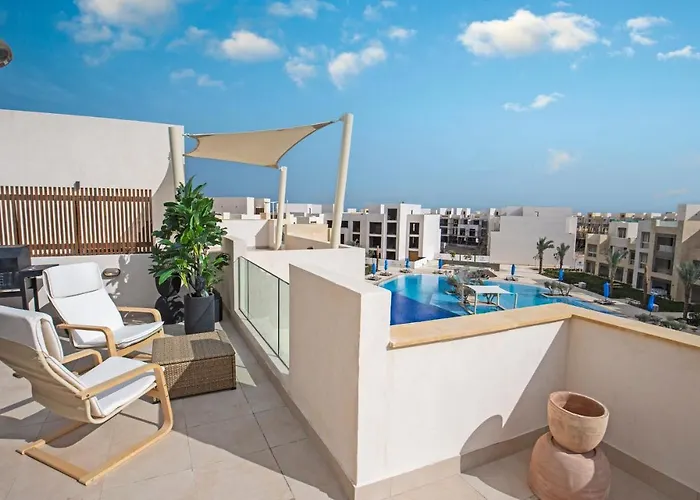 A Stunning Seaview Penthouse; 3bedrooms + Nanny